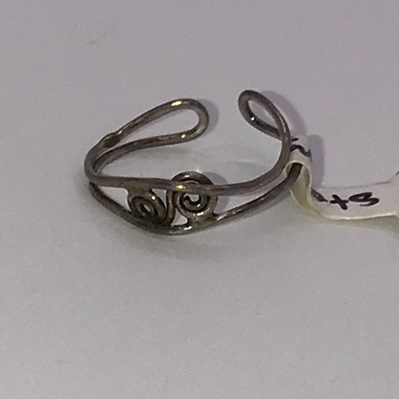 Sterling S Design Wire wrap Toe Ring - Picture 5 of 8